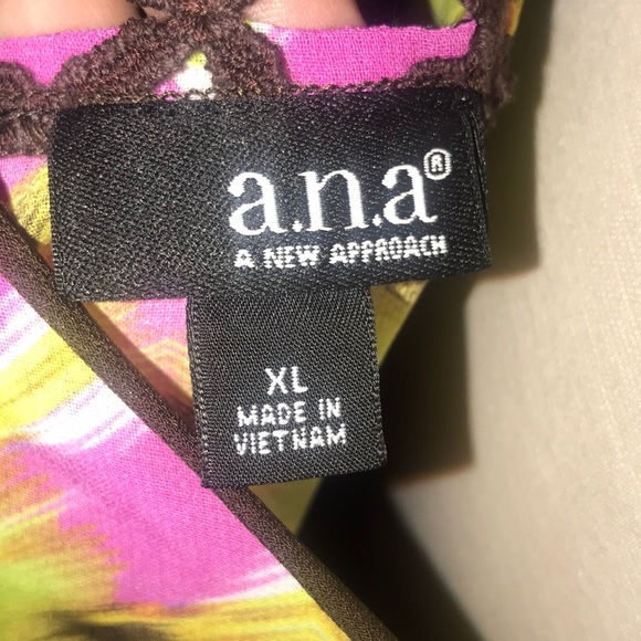 🎉SALE🎉 Ana women’s tank - Picture 3 of 3